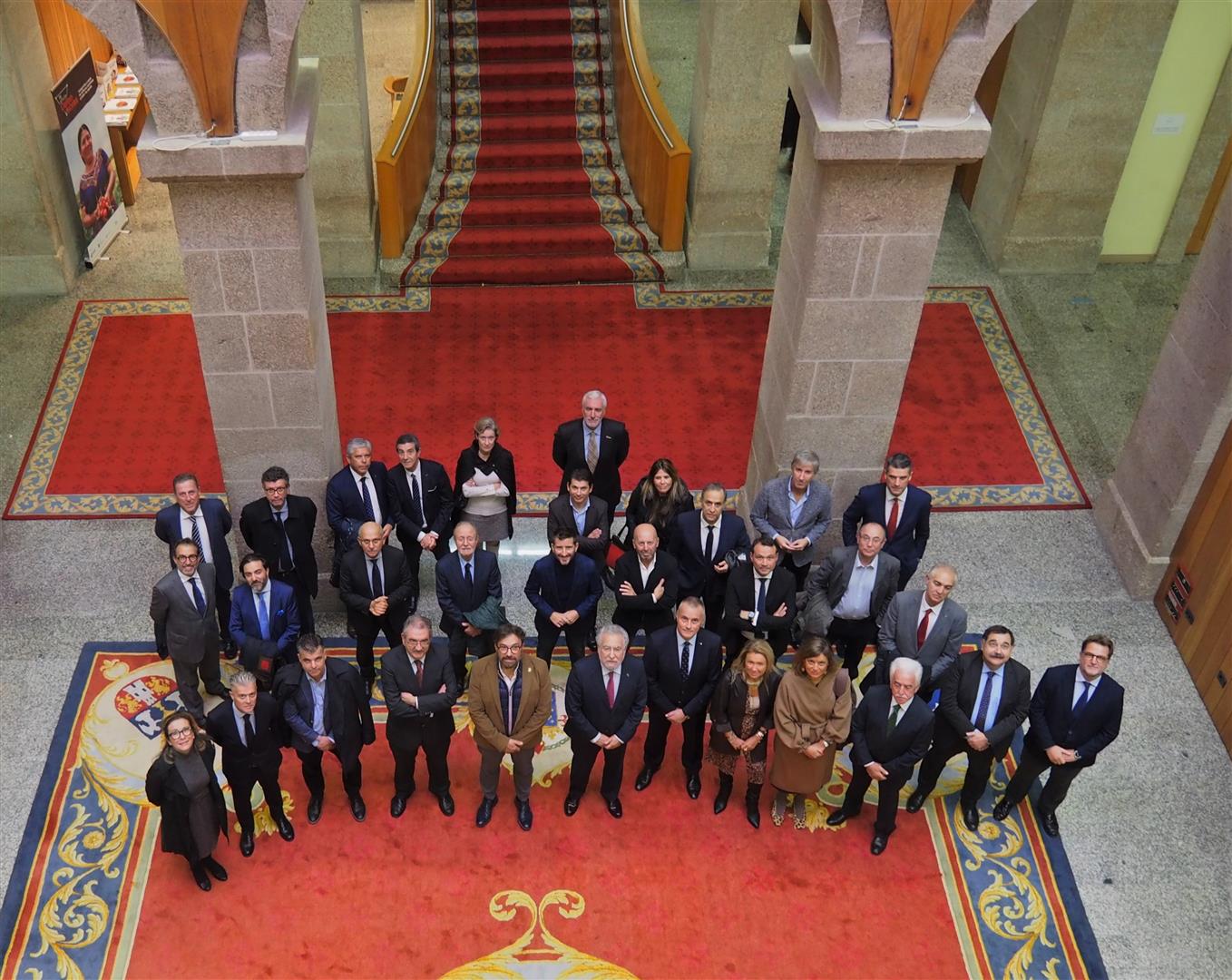Foto da noticia:O Consello Asesor da Confederación de Empresarios de Pontevedra visita o Parlamento de Galicia